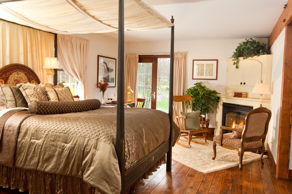 Stonecroft Country Inn Ледярд Сентър Стая снимка