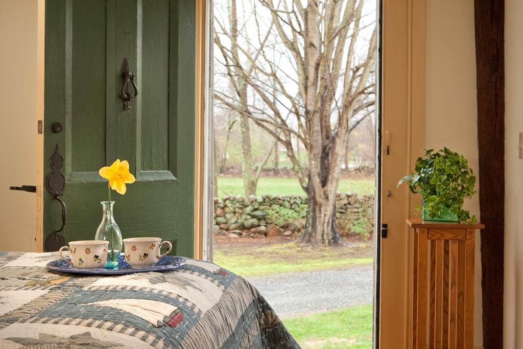 Stonecroft Country Inn Ледярд Сентър Екстериор снимка
